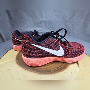 Nike women's size 7.5 Lunartempo 2 Orange/ Black